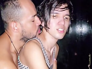 Socyal Sem Camisa - Dotado Empurrou Forte No Twink No Glory Holle. - Completo no Red 10 Min